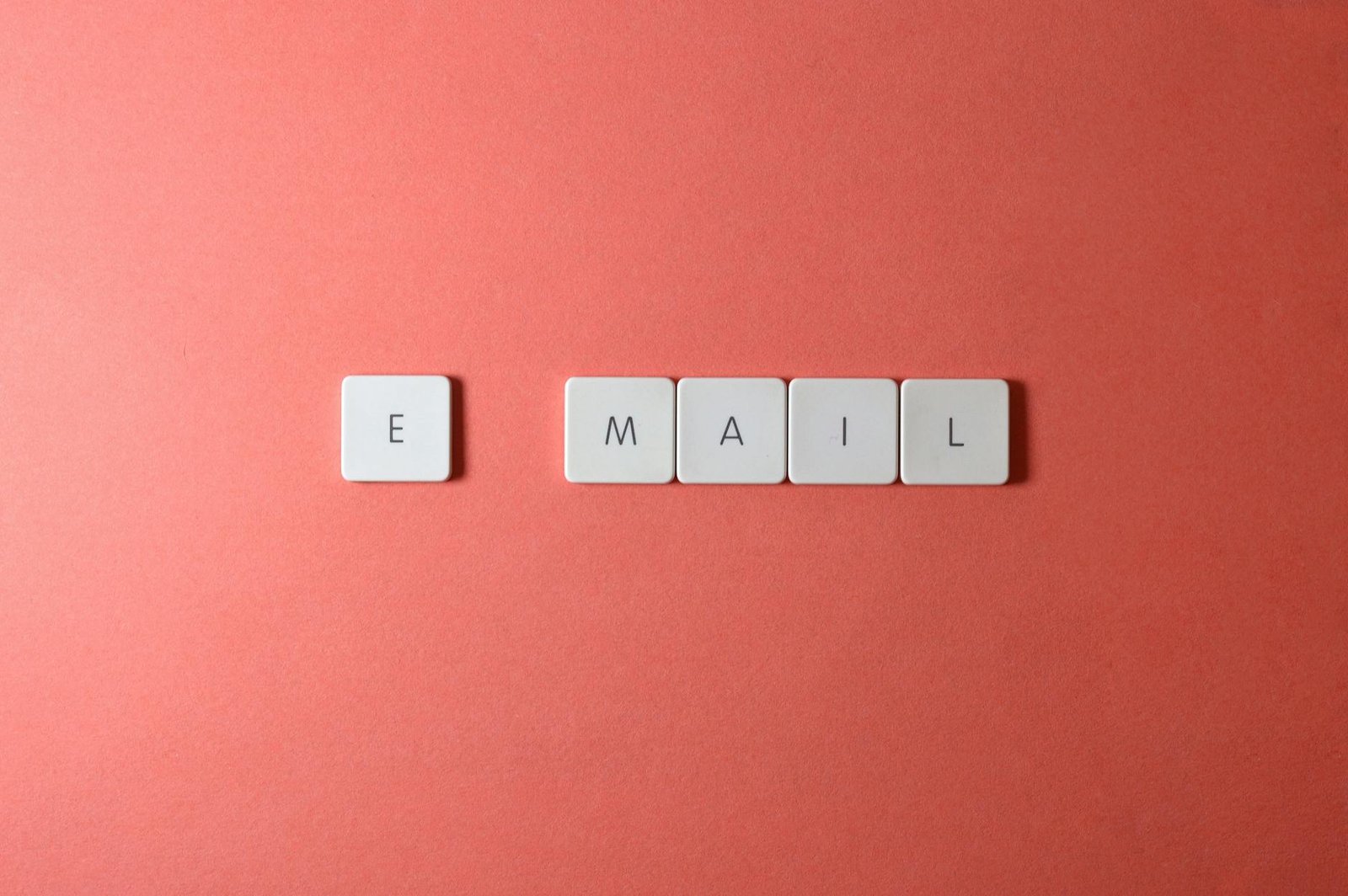 How To Generate B2B Leads With Cold Email Outreach in 2025