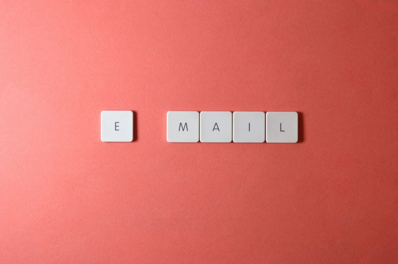 How To Generate B2B Leads With Cold Email Outreach in 2025
